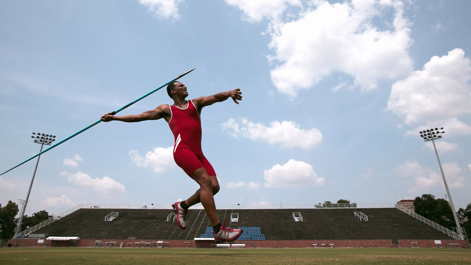 伊朗队战术曝光：在冰地用地毯拖球，伊朗摔跤